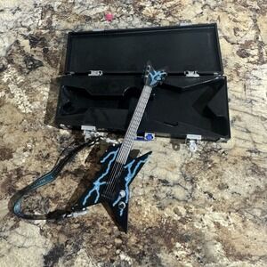 Rainbow Shadow High Vision Uma Vanhoose Electric Guitar And Case For Doll